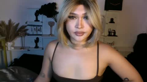 Snapshot of eva_mazikeen69 chatting on May 15, 12:23 pm Queen Eva Mazikeen online show from May 15, 12:23 pm