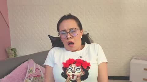 Snapshot of eva_mermaid chatting on June 4, 3:18 pm Eva online show from June 4, 3:18 pm
