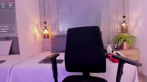 Snapshot of eva_milfxxx chatting on June 11, 2:53 am eva online show from June 11, 2:53 am