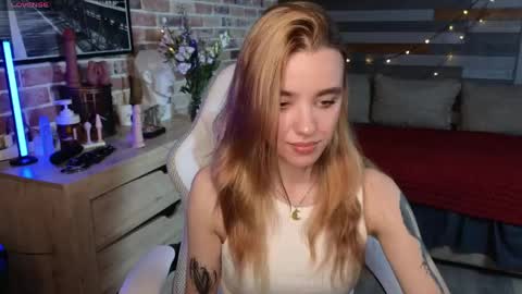 Snapshot of eva_mini chatting on May 27, 10:07 pm eva_mini online show from May 27, 10:07 pm