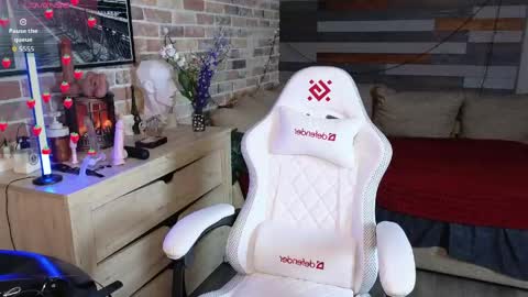 Snapshot of eva_mini chatting on May 28, 9:12 pm eva_mini online show from May 28, 9:12 pm