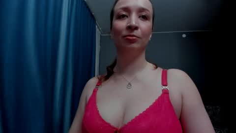 Snapshot of eva_rikchter chatting on April 22, 7:48 pm Ice Goddess online show from April 22, 7:48 pm