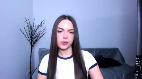 Eva online show from May 1, 4:00 pm