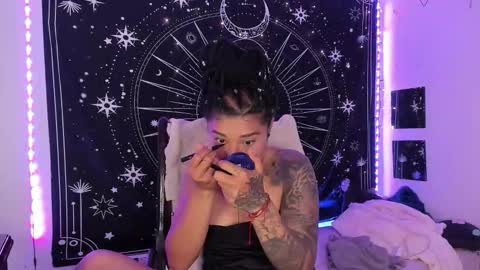 Eva  online show from November 25, 7:19 am