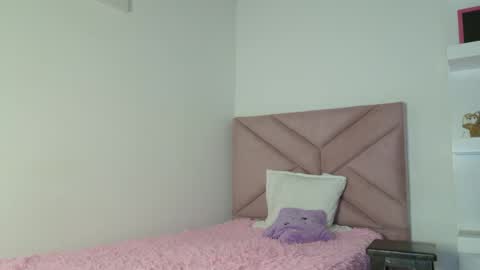 Snapshot of eva_sin18 chatting on May 9, 11:32 pm Eva Sin online show from May 9, 11:32 pm
