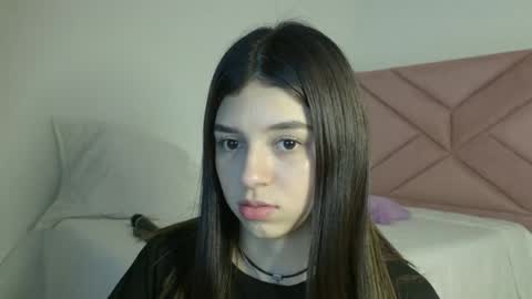 Snapshot of eva_sin18 chatting on May 15, 11:45 pm Eva Sin online show from May 15, 11:45 pm