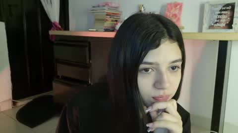 Snapshot of eva_sin18 chatting on June 5, 12:06 am Eva Sin online show from June 5, 12:06 am