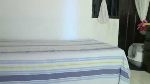 Snapshot of eva_sin18 chatting on June 11, 12:32 am Eva Sin online show from June 11, 12:32 am