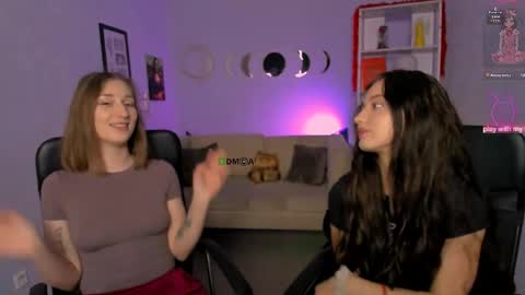 Snapshot of eva_smiith_ chatting on May 18, 5:57 am Eva online show from May 18, 5:57 am