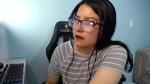 Snapshot of eva_smit_t chatting on December 5, 4:21 am eva_smit_t online show from December 5, 4:21 am