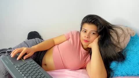 Estefania online show from October 16, 1:45 pm