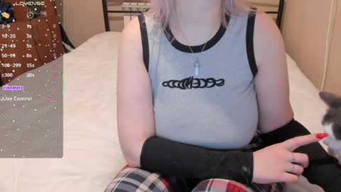 Snapshot of eva_zero chatting on May 16, 10:01 am Eva online show from May 16, 10:01 am