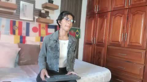 Snapshot of evaa_campbell chatting on June 16, 12:08 pm Eva online show from June 16, 12:08 pm