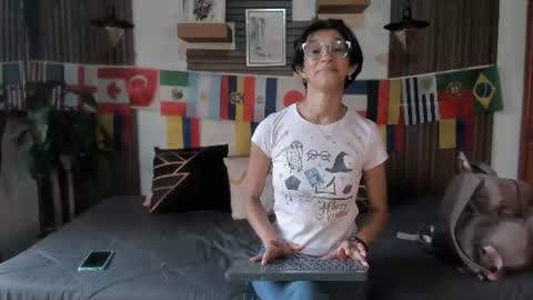 Snapshot of evaa_campbell chatting on June 23, 1:09 pm Eva online show from June 23, 1:09 pm