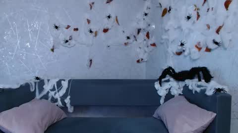 Snapshot of evaa_love_ chatting on October 28, 7:45 am Eva online show from October 28, 7:45 am