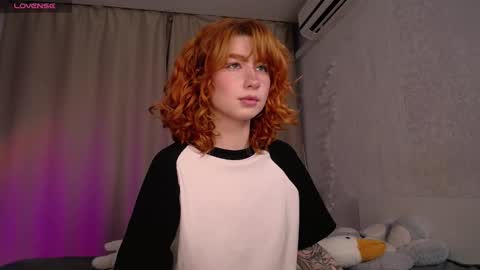 Snapshot of evaa_moonn_ chatting on October 13, 5:29 am Eva online show from October 13, 5:29 am