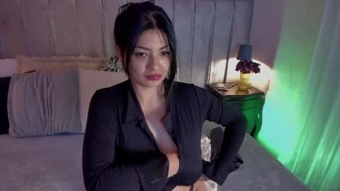 julieth online show from June 16, 7:49 pm