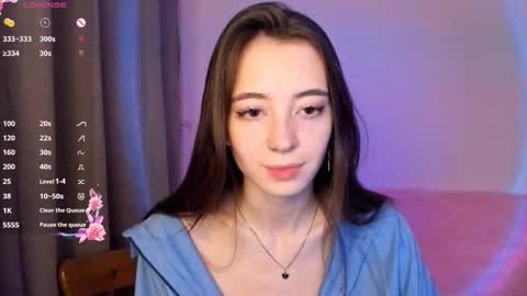 evabradly online show from November 1, 6:32 pm