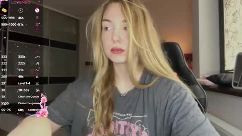 Snapshot of evacarter1 chatting on October 21, 7:53 am evacarter1 online show from October 21, 7:53 am