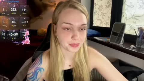 evacarter1 online show from April 24, 11:56 am