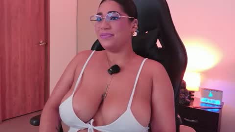 Snapshot of evacarters chatting on July 23, 6:00 am Jenny Carters online show from July 23, 6:00 am