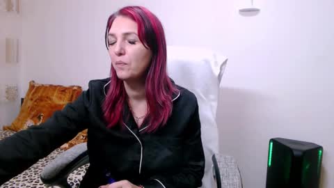 EvadesireONE online show from March 14, 8:42 am