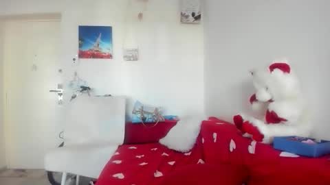 Snapshot of evadiana8484 chatting on February 14, 9:39 am evadiana8484 online show from February 14, 9:39 am