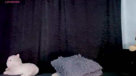 Snapshot of evah_lee chatting on June 15, 1:41 am Evah Lee online show from June 15, 1:41 am