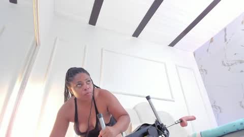 Snapshot of evahalston chatting on May 21, 8:16 pm evahalston online show from May 21, 8:16 pm