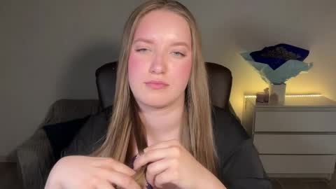 Snapshot of evajuly chatting on May 15, 9:11 pm Eva online show from May 15, 9:11 pm