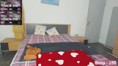 Snapshot of evalone2 chatting on September 19, 7:10 am Eva online show from September 19, 7:10 am