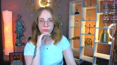 Snapshot of evalora_vei chatting on June 10, 8:52 pm evalora online show from June 10, 8:52 pm