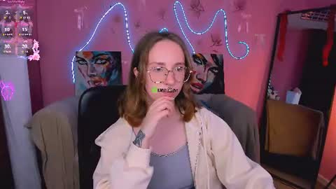 Snapshot of evalora_vei chatting on June 14, 7:05 pm evalora online show from June 14, 7:05 pm