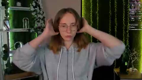 Snapshot of evalora_vei chatting on July 19, 7:17 pm evalora online show from July 19, 7:17 pm