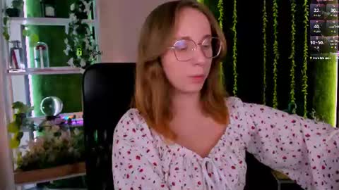 Snapshot of evalora_vei chatting on July 31, 7:24 pm evalora online show from July 31, 7:24 pm