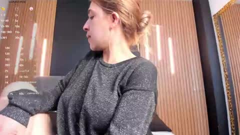 Snapshot of evaloviaa_ chatting on May 25, 1:39 pm Eva online show from May 25, 1:39 pm