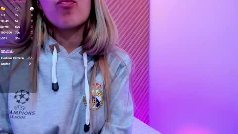 Snapshot of evaloviaa_ chatting on June 4, 1:28 pm Eva online show from June 4, 1:28 pm