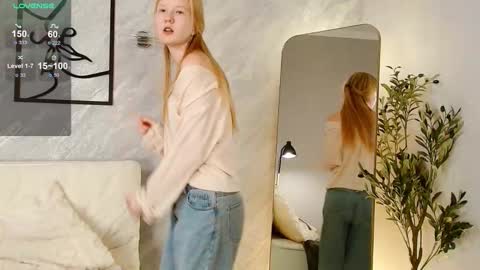 Snapshot of evamiler_ chatting on November 11, 7:41 am Liandra online show from November 11, 7:41 am