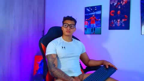 Snapshot of evan_greey chatting on October 15, 6:46 am EVAN GREY online show from October 15, 6:46 am