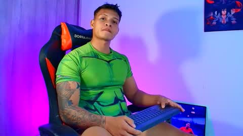 EVAN GREY online show from November 6, 11:37 pm