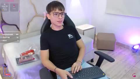 evan_tay online show from January 18, 3:10 am