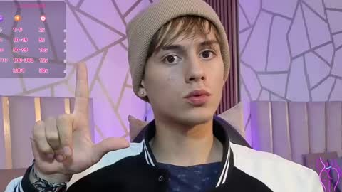 evan_tay online show from April 22, 2:47 am
