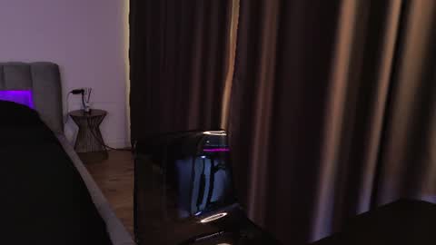 Snapshot of evanew_ chatting on July 14, 4:13 pm Eva online show from July 14, 4:13 pm