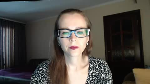 Snapshot of evangeline06 chatting on May 12, 8:55 am YourMistress online show from May 12, 8:55 am