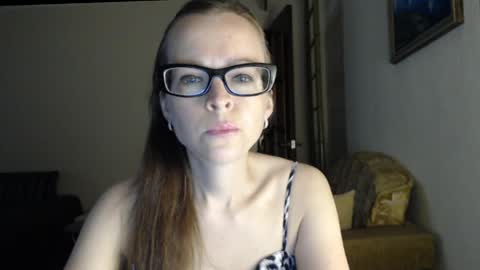 Snapshot of evangeline06 chatting on May 26, 9:27 am YourMistress online show from May 26, 9:27 am