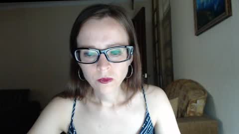 Snapshot of evangeline06 chatting on June 5, 9:48 am YourMistress online show from June 5, 9:48 am