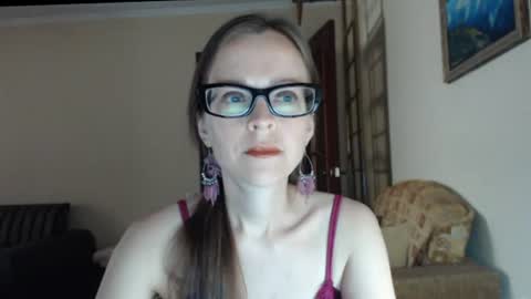 Snapshot of evangeline06 chatting on June 18, 8:36 am YourMistress online show from June 18, 8:36 am