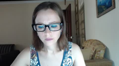 Snapshot of evangeline06 chatting on July 6, 8:33 am YourMistress online show from July 6, 8:33 am