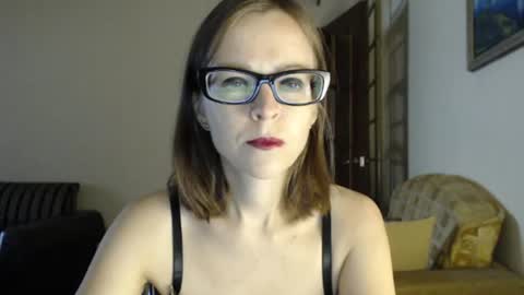 Snapshot of evangeline06 chatting on July 17, 7:59 am YourMistress online show from July 17, 7:59 am