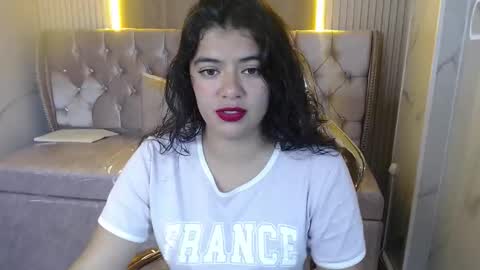Snapshot of evangeline_b_ chatting on November 25, 1:00 pm Evamgeline online show from November 25, 1:00 pm
